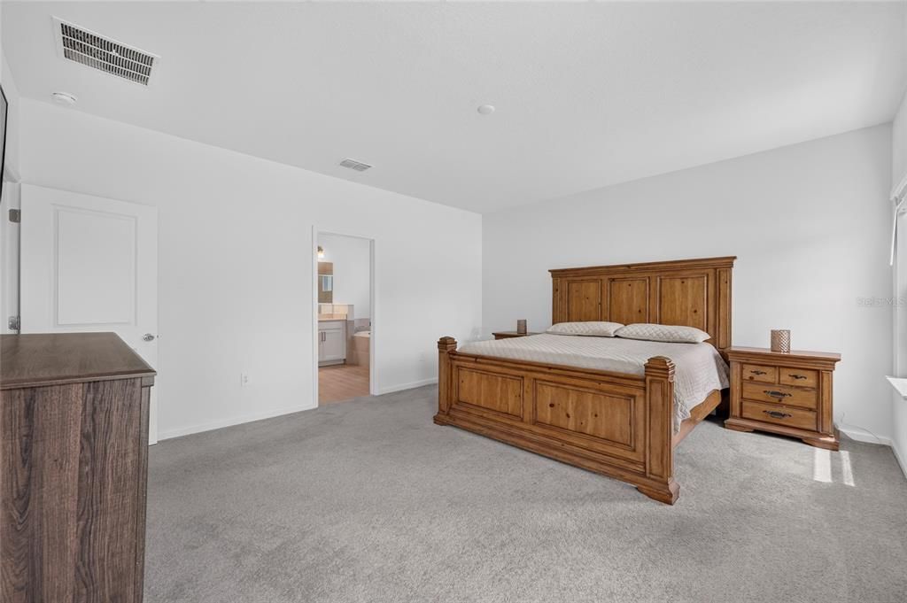 For Sale: $373,500 (4 beds, 3 baths, 2601 Square Feet)