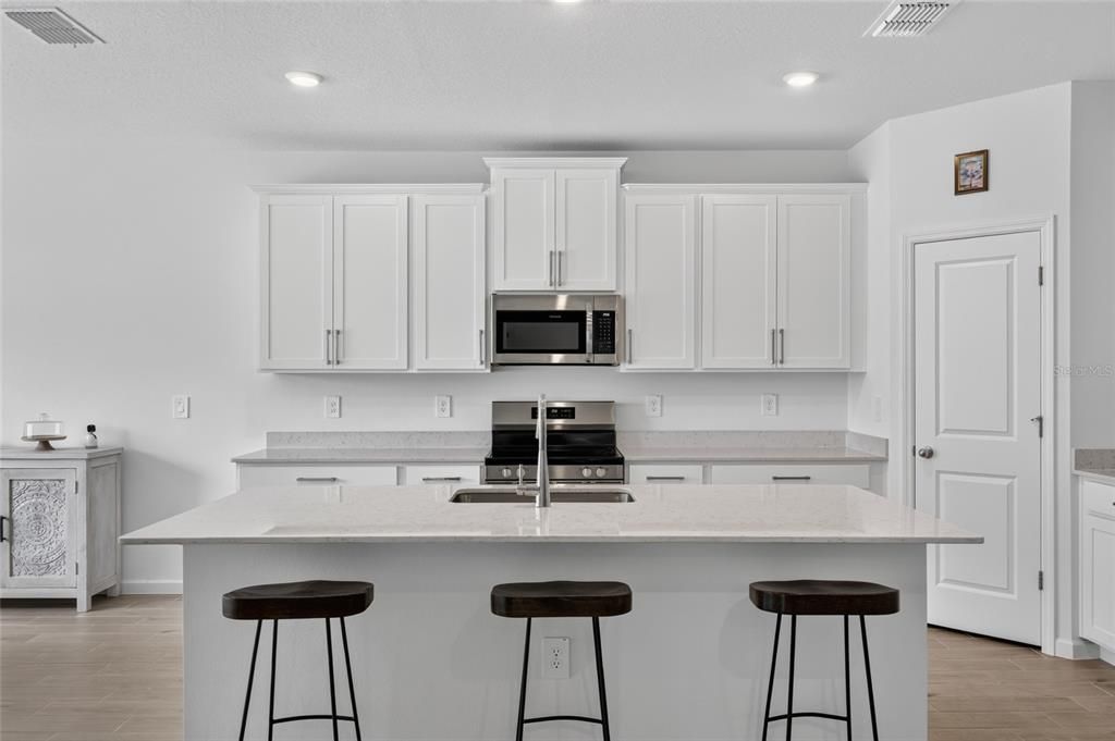 For Sale: $373,500 (4 beds, 3 baths, 2601 Square Feet)
