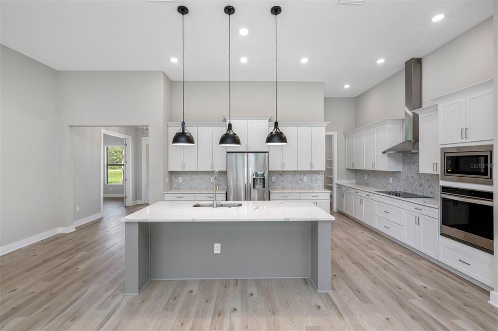 For Sale: $829,900 (3 beds, 2 baths, 2995 Square Feet)