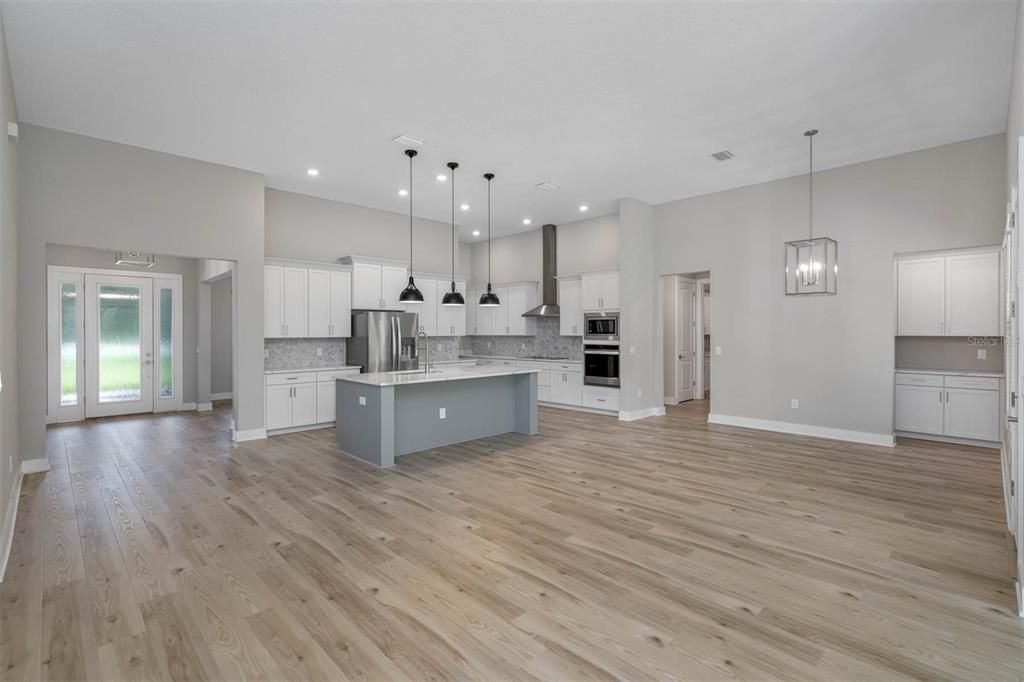 For Sale: $829,900 (3 beds, 2 baths, 2995 Square Feet)