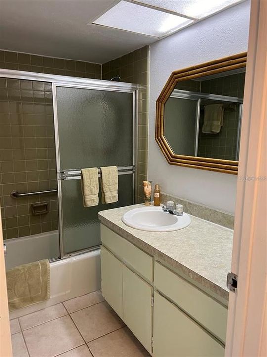 For Rent: $2,250 (2 beds, 1 baths, 795 Square Feet)