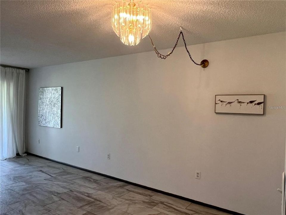For Rent: $2,250 (2 beds, 1 baths, 795 Square Feet)