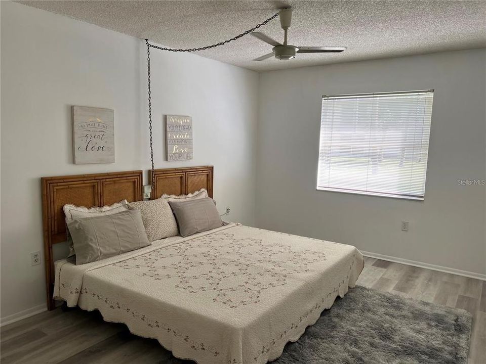 For Rent: $2,250 (2 beds, 1 baths, 795 Square Feet)