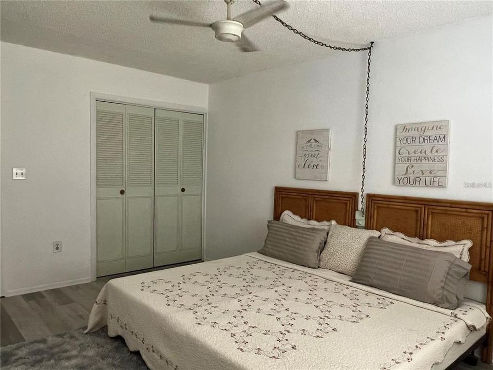 For Rent: $2,250 (2 beds, 1 baths, 795 Square Feet)