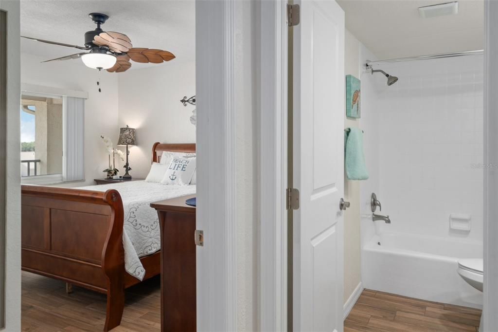 For Rent: $1,600 (2 beds, 2 baths, 1025 Square Feet)