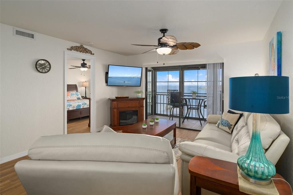 For Rent: $1,600 (2 beds, 2 baths, 1025 Square Feet)