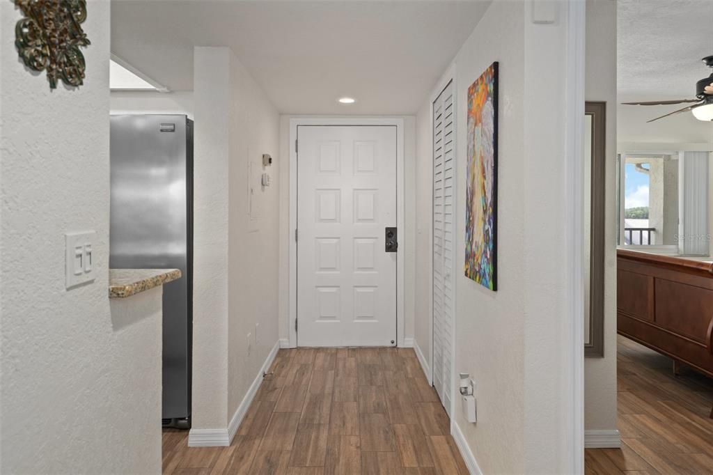 For Rent: $1,600 (2 beds, 2 baths, 1025 Square Feet)