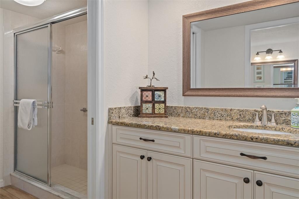 For Rent: $1,600 (2 beds, 2 baths, 1025 Square Feet)