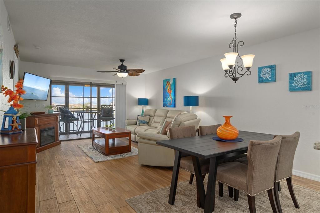 For Rent: $1,600 (2 beds, 2 baths, 1025 Square Feet)