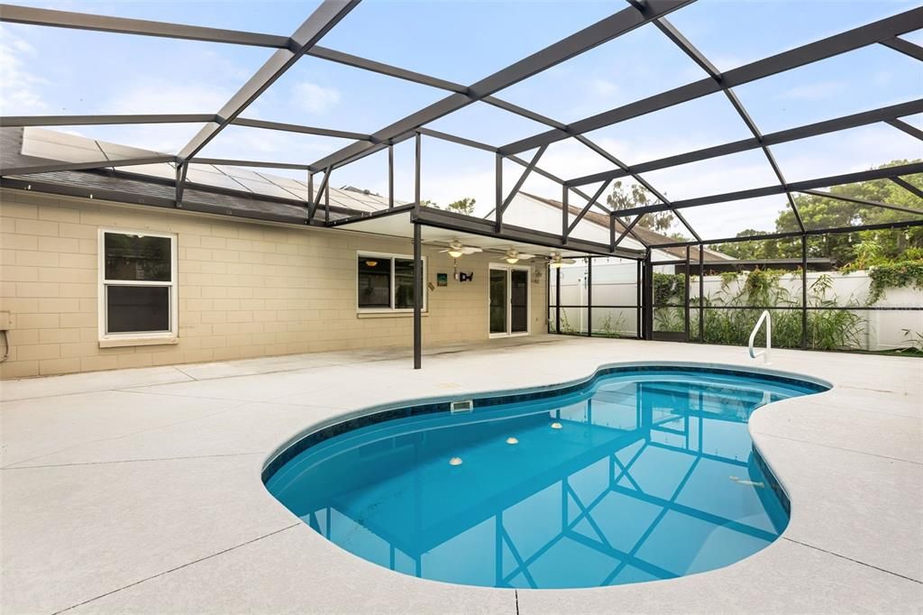 For Sale: $325,000 (3 beds, 2 baths, 1280 Square Feet)