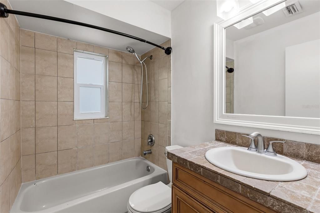 For Sale: $325,000 (3 beds, 2 baths, 1280 Square Feet)