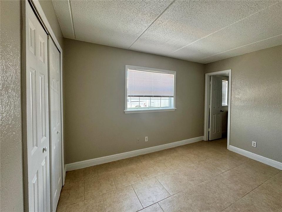 For Sale: $139,000 (2 beds, 1 baths, 702 Square Feet)