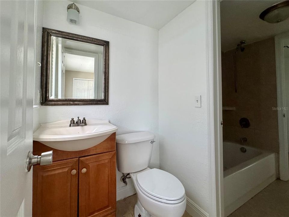 For Sale: $139,000 (2 beds, 1 baths, 702 Square Feet)