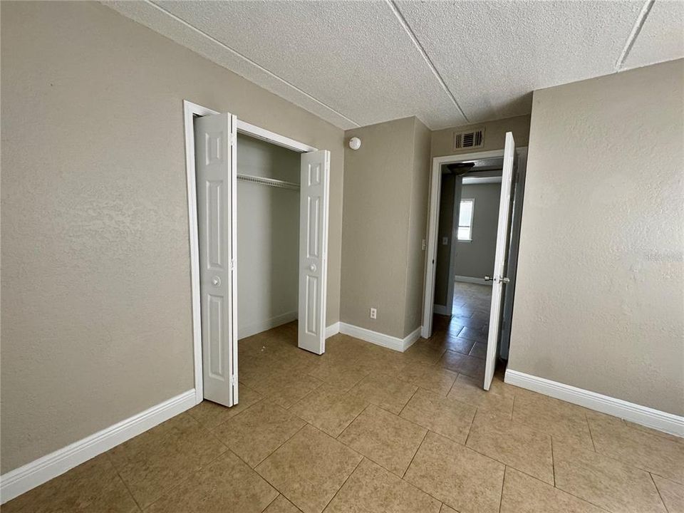 For Sale: $139,000 (2 beds, 1 baths, 702 Square Feet)