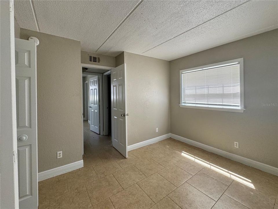 For Sale: $139,000 (2 beds, 1 baths, 702 Square Feet)