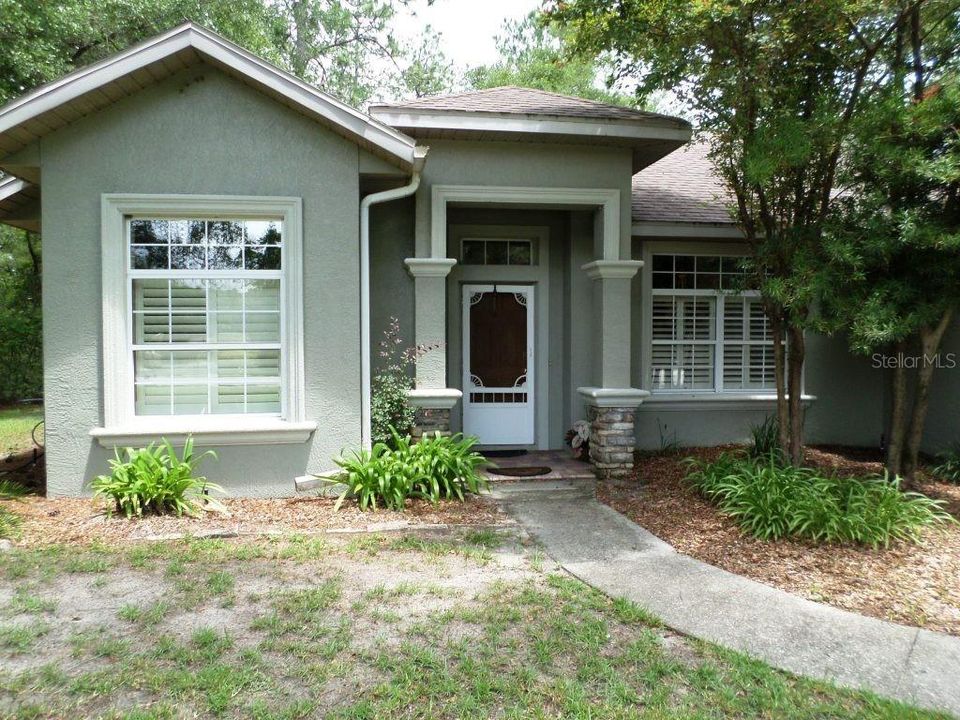 For Sale: $299,000 (3 beds, 2 baths, 1836 Square Feet)