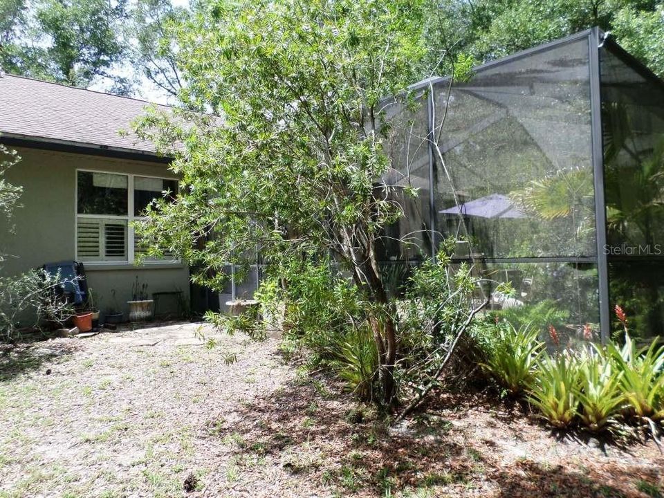 For Sale: $299,000 (3 beds, 2 baths, 1836 Square Feet)