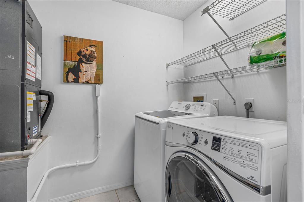 For Sale: $169,900 (2 beds, 2 baths, 1070 Square Feet)
