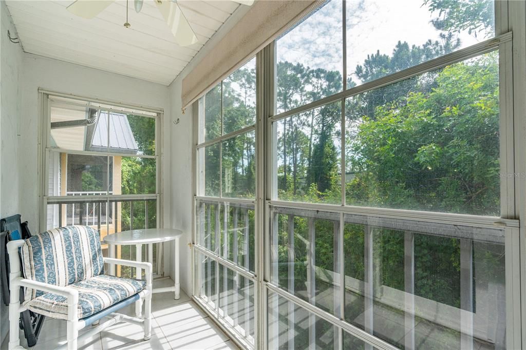 For Sale: $169,900 (2 beds, 2 baths, 1070 Square Feet)