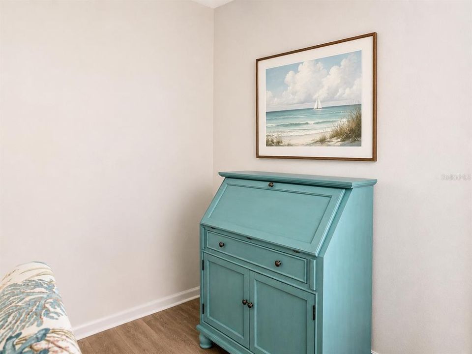 For Sale: $149,900 (2 beds, 2 baths, 1025 Square Feet)
