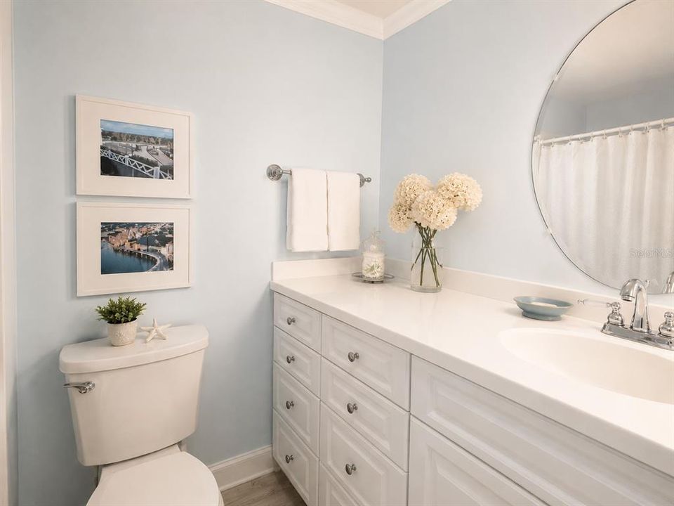 For Sale: $149,900 (2 beds, 2 baths, 1025 Square Feet)
