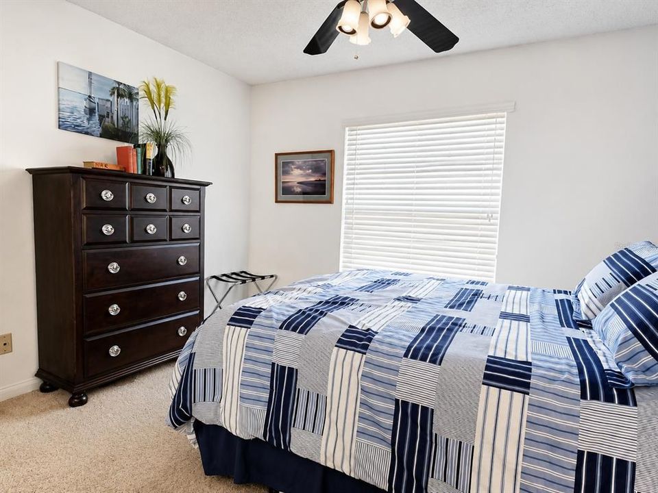 For Sale: $149,900 (2 beds, 2 baths, 1025 Square Feet)
