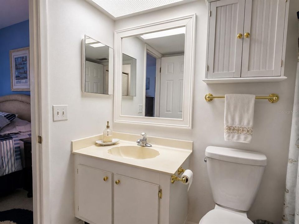 For Sale: $149,900 (2 beds, 2 baths, 1025 Square Feet)