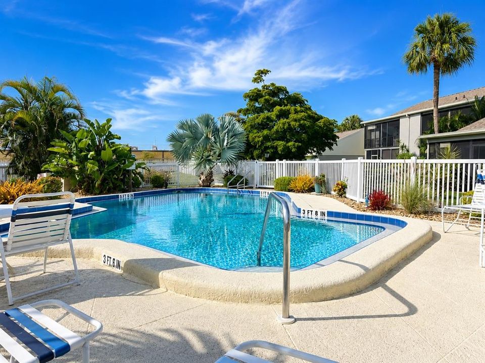 For Sale: $149,900 (2 beds, 2 baths, 1025 Square Feet)