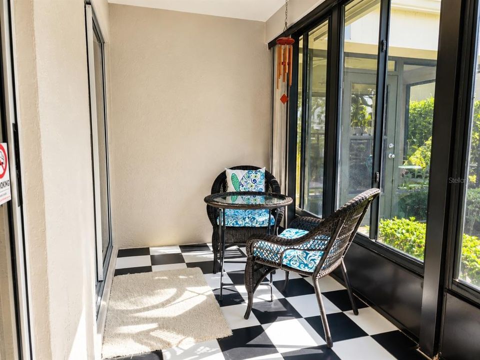 For Sale: $149,900 (2 beds, 2 baths, 1025 Square Feet)