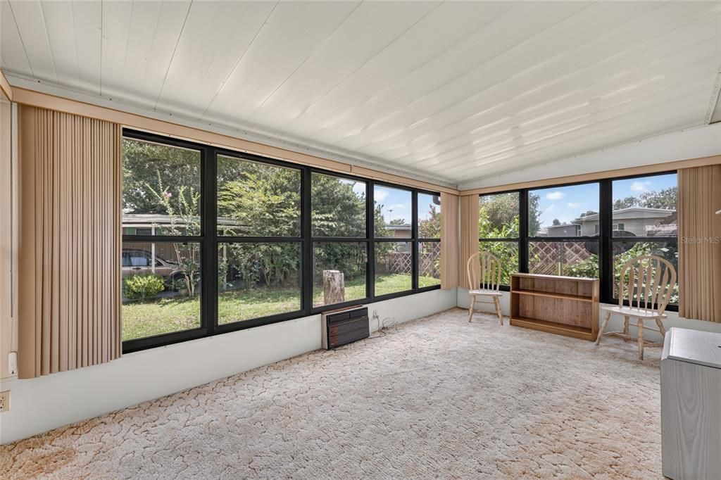 For Sale: $110,000 (2 beds, 2 baths, 966 Square Feet)