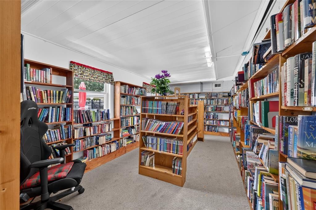 For Sale: $110,000 (2 beds, 2 baths, 966 Square Feet)