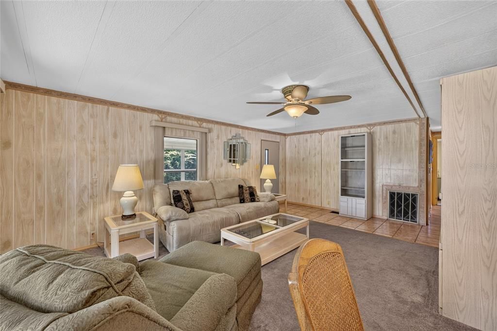 For Sale: $110,000 (2 beds, 2 baths, 966 Square Feet)