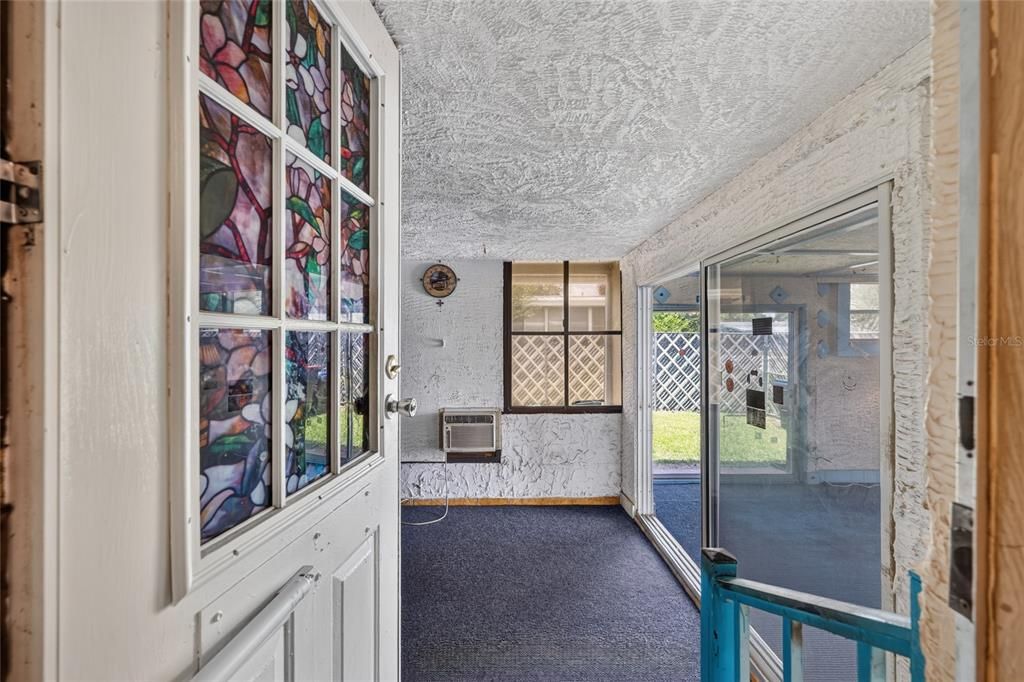 For Sale: $110,000 (2 beds, 2 baths, 966 Square Feet)