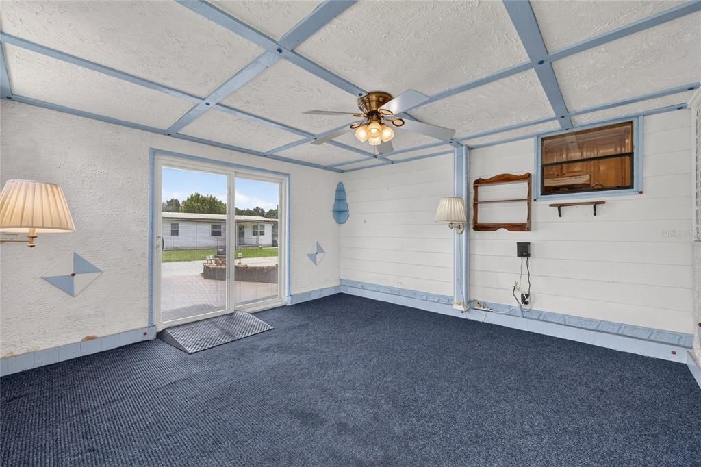 For Sale: $110,000 (2 beds, 2 baths, 966 Square Feet)