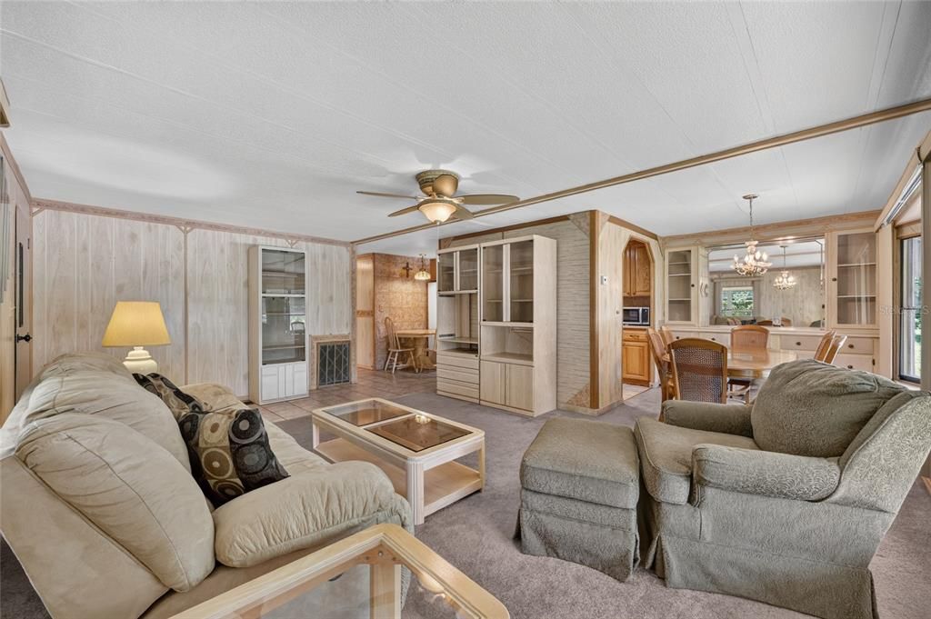 For Sale: $110,000 (2 beds, 2 baths, 966 Square Feet)