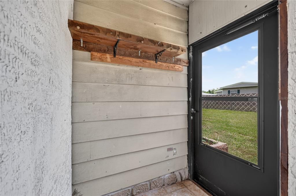 For Sale: $110,000 (2 beds, 2 baths, 966 Square Feet)