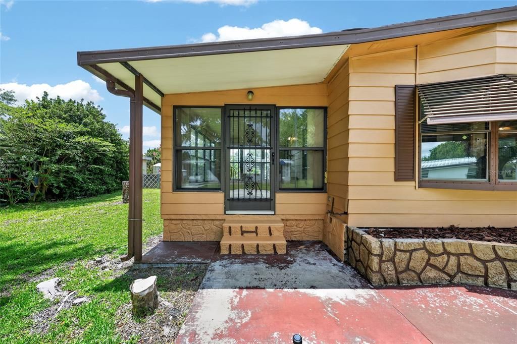 For Sale: $110,000 (2 beds, 2 baths, 966 Square Feet)