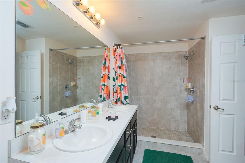 En Venta: $331,500 (3 camas, 2 baños, 1527 Pies cuadrados)