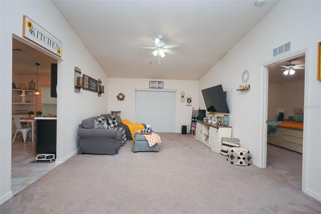En Venta: $331,500 (3 camas, 2 baños, 1527 Pies cuadrados)