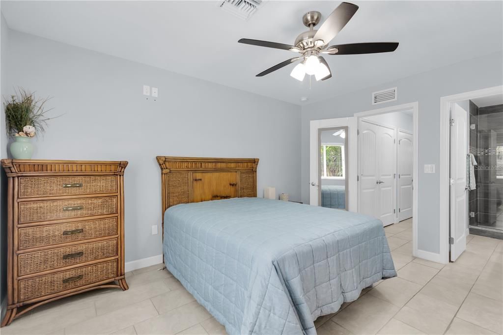 Active With Contract: $1,050,000 (3 beds, 2 baths, 2635 Square Feet)