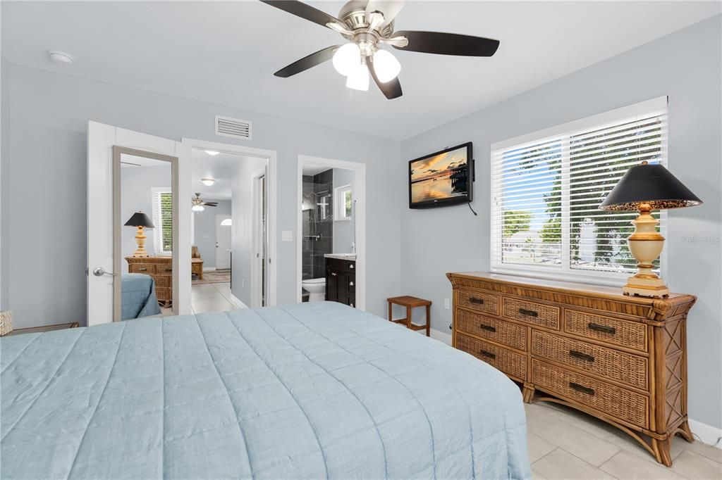 Active With Contract: $1,050,000 (3 beds, 2 baths, 2635 Square Feet)
