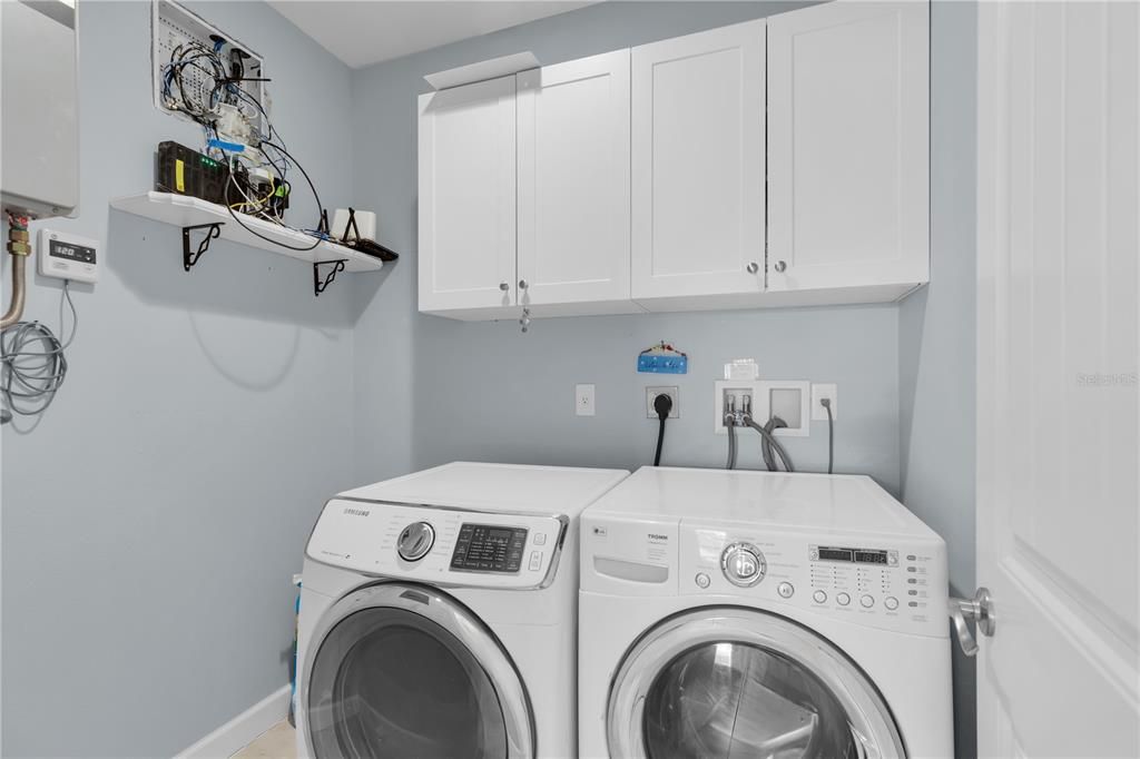 Active With Contract: $1,050,000 (3 beds, 2 baths, 2635 Square Feet)