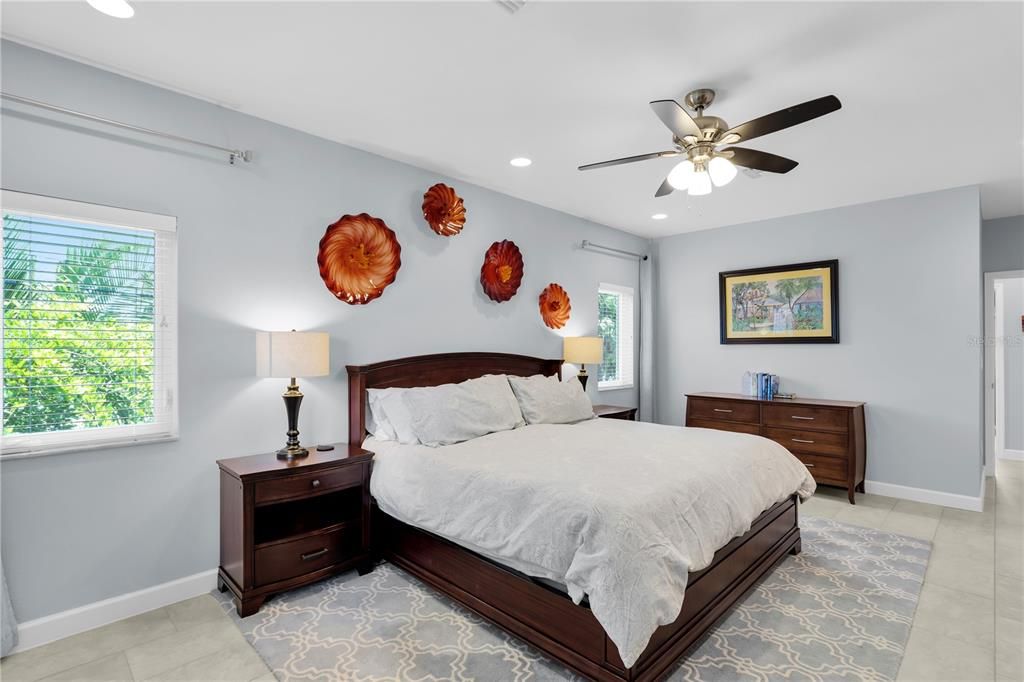 Active With Contract: $1,050,000 (3 beds, 2 baths, 2635 Square Feet)