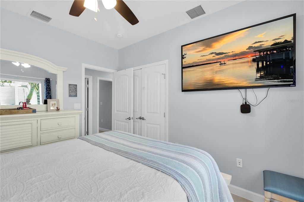 Active With Contract: $1,050,000 (3 beds, 2 baths, 2635 Square Feet)