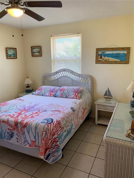 For Sale: $569,900 (2 beds, 1 baths, 1048 Square Feet)