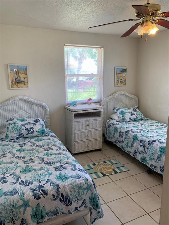 For Sale: $569,900 (2 beds, 1 baths, 1048 Square Feet)