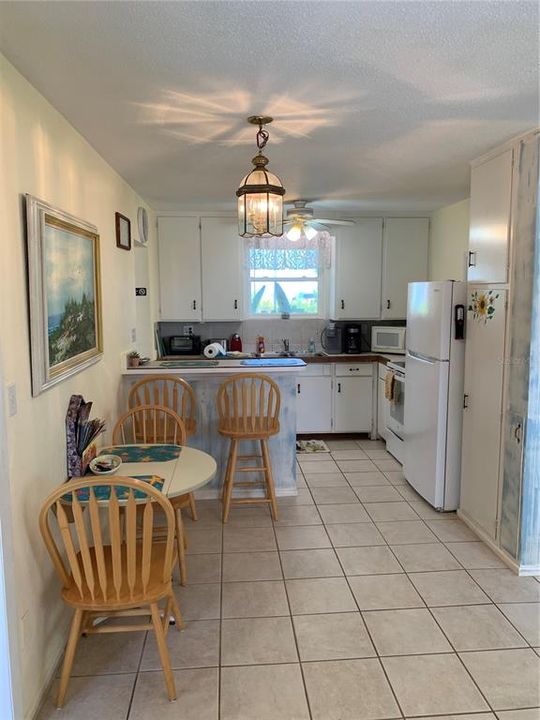 For Sale: $569,900 (2 beds, 1 baths, 1048 Square Feet)