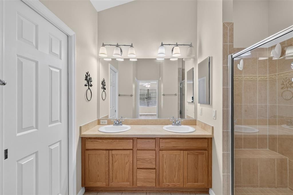 For Sale: $365,000 (3 beds, 2 baths, 1695 Square Feet)