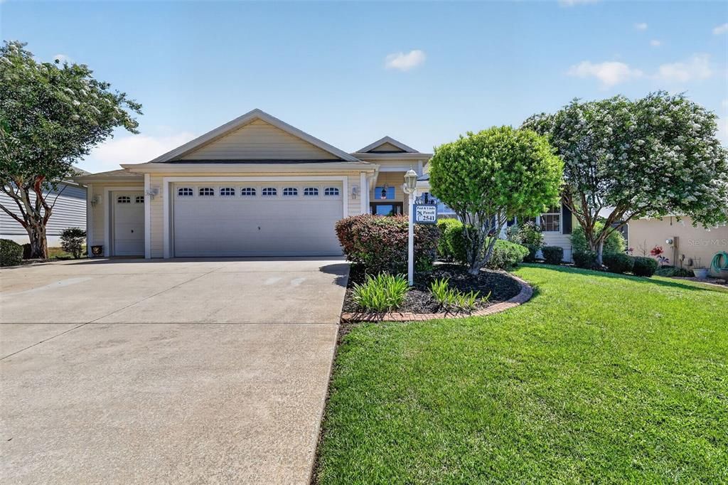 For Sale: $365,000 (3 beds, 2 baths, 1695 Square Feet)