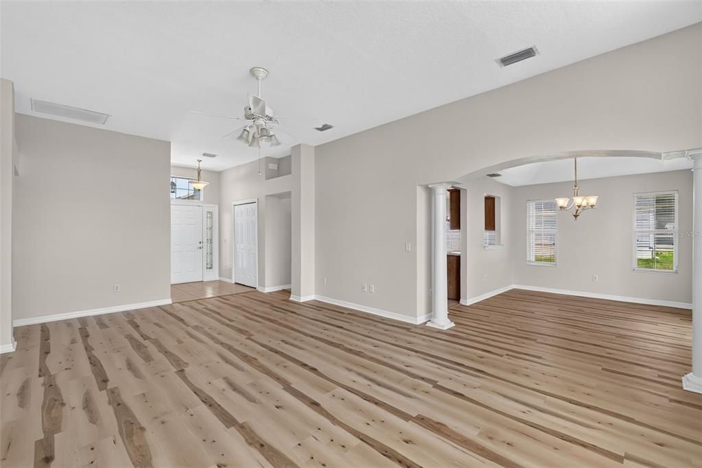 For Sale: $365,000 (3 beds, 2 baths, 1695 Square Feet)